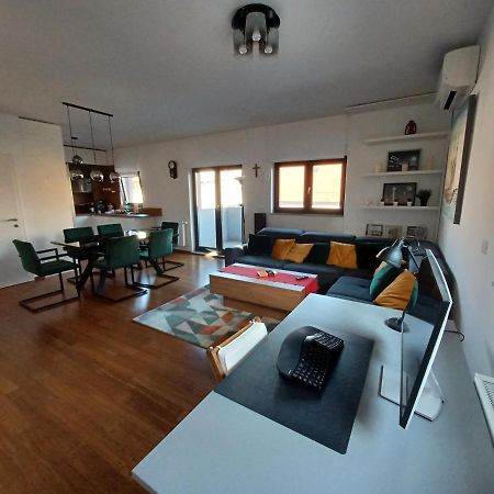 Modern 4-Star Luxury Apt - Wfh Ready, Free Parking Zagreb Eksteriør bilde